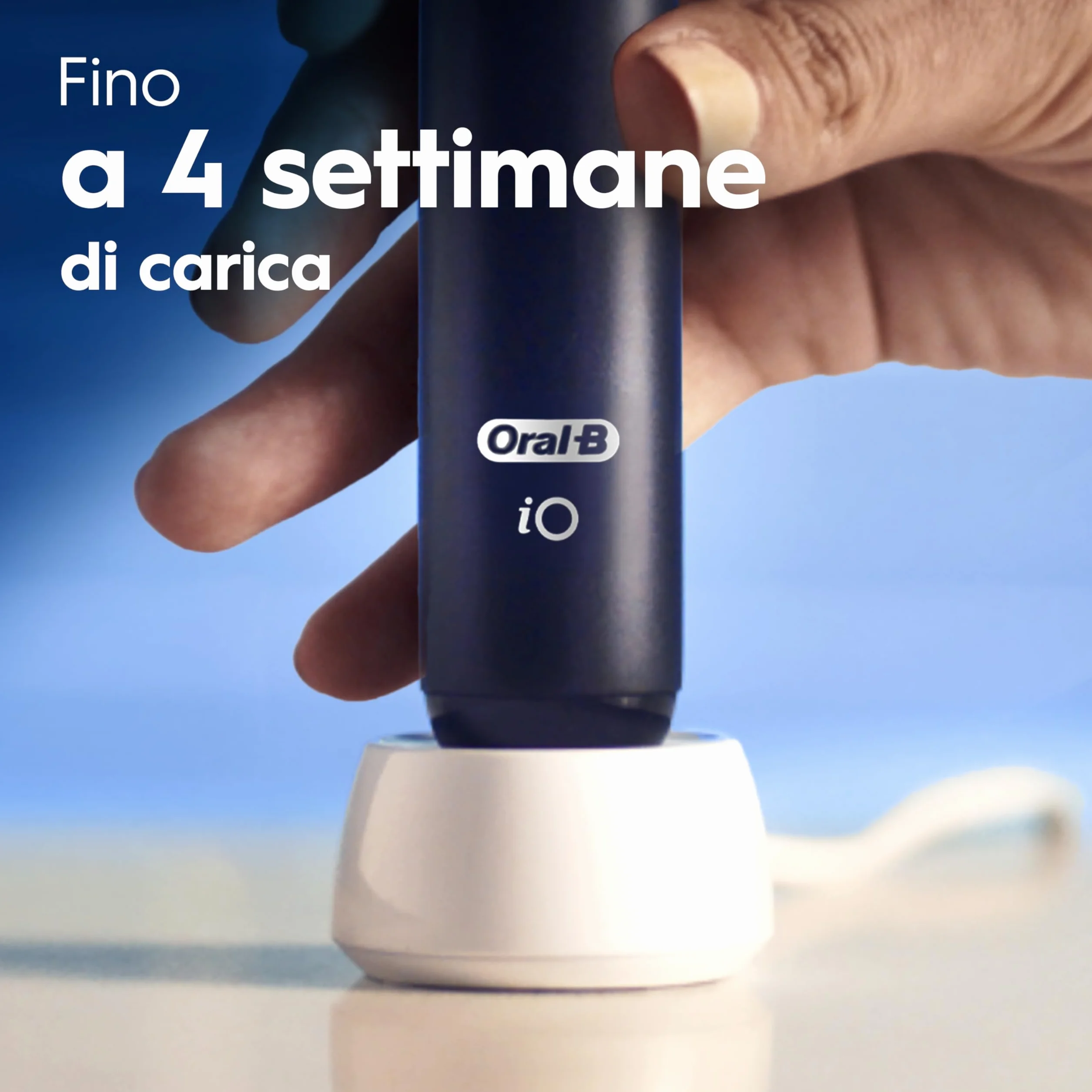 Oral-B iO 2 Spazzolino Elettrico Nero, 1 Testina Di Ricambio per Spazzolino Elettrico, Caricatore, Custodia Da Viaggio + 1 Dentifricio Oral B Advanced Rigenera Smalto, Pulizia Denti Efficace