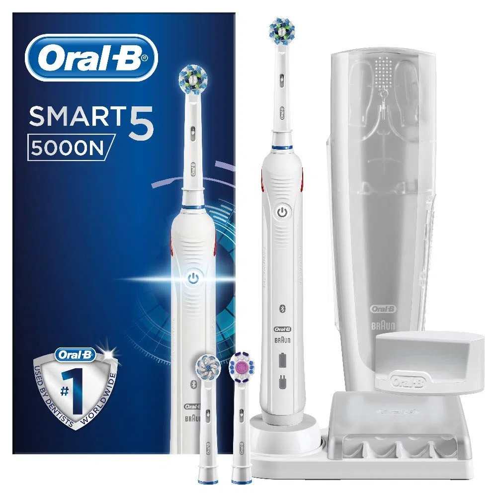 Spazzolino Elettrico Braun Oral-B Smart 5 5000N CrossAction, Bianco, 5 Modalità tra cui Sbiancante, Denti Sensibili e Protezione Gengive, 3 Testine di Ricambio, Custodia da Viaggio in Plastica