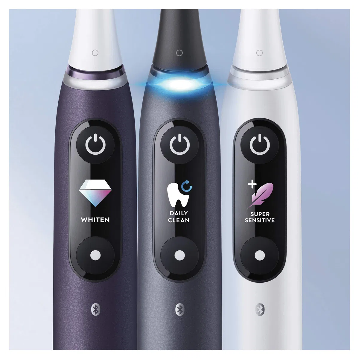 Oral-B iO 8 - Spazzolino elettrico ricaricabile, manico bianco e nero, con tecnologia magnetica rinnovabile, display a colori, 2 spazzolini, 1 custodia da viaggio Premium