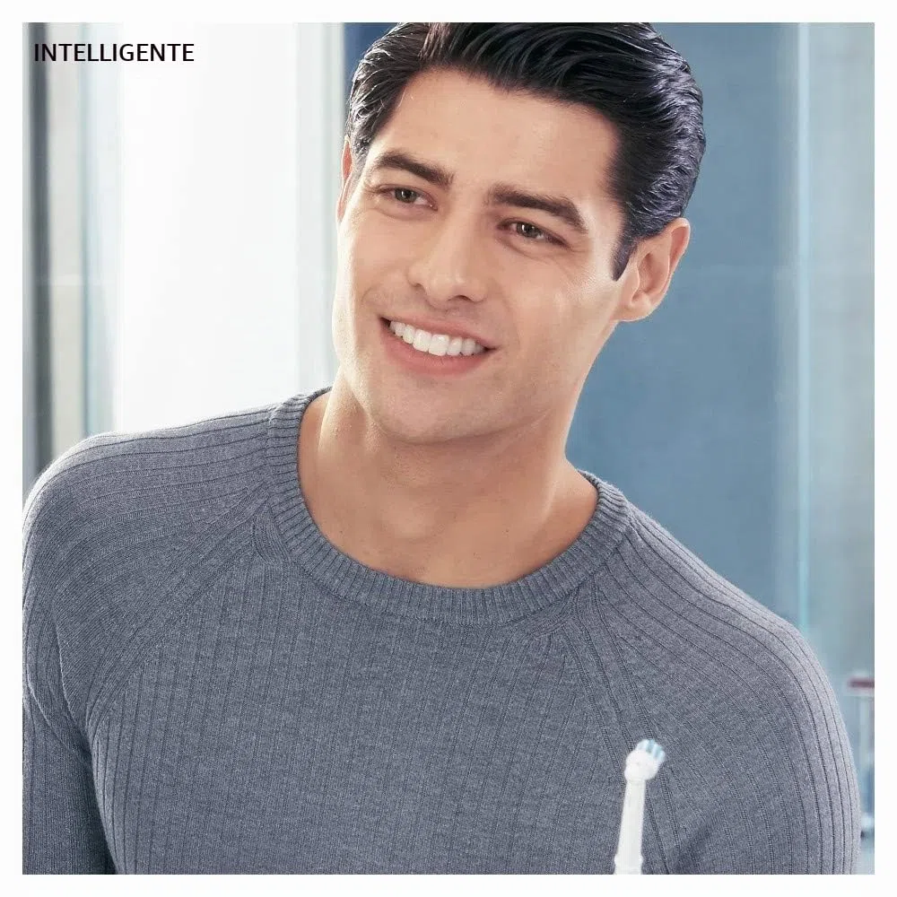 Spazzolino Elettrico Braun Oral-B Smart 5 5000N CrossAction, Bianco, 5 Modalità tra cui Sbiancante, Denti Sensibili e Protezione Gengive, 3 Testine di Ricambio, Custodia da Viaggio in Plastica